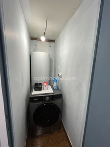 Maison individuelle en pierre de 126 m2 avec dépendances sur terrain de 2610 m2.