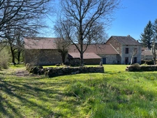 maison  de charme- granges attenantes et 3000 m2 de terrain