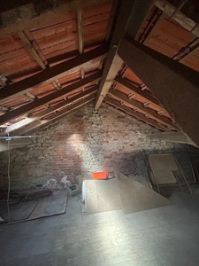 Ensemble immobilier en pierre avec 5000 m2 de terrain.