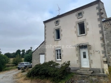 Maison, étang, dépendances, jardin  sur 8853 m2 de parcelle