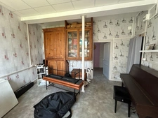 Maison de caractère de 193m2 avec 4 chambres garage et grandes dépendances.