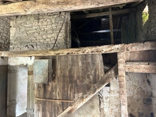 Corps de ferme à rénover avec terrain de 1203 m2