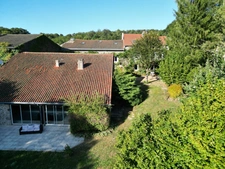 Propriété à vendre 10 pièces 400m2 habitable sur 3,5 hectares de terrain,  piscine et dépendances.