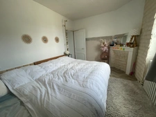 Belle maison en pierre de 4 chambres avec jardin de 515 m2 plat et clôturé.