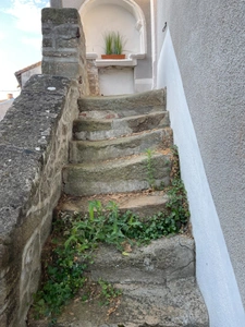 Maison en pierre avec 3 chambres et jardin clos