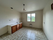Maison à vendre sur sous-sol complet avec terrain de 954m2, 3 chambres à  CHATEAUPONSAC (87)