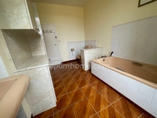 Maison, étang, dépendances, jardin  sur 8853 m2 de parcelle