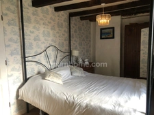 Maison en pierre avec 3 chambres et jardin clos