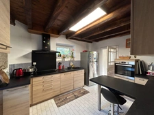 Propriété à vendre 10 pièces 400m2 habitable sur 3,5 hectares de terrain,  piscine et dépendances.