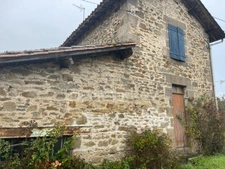 Corps de ferme à rénover avec 9511 m2 de terrain