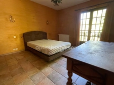 Maison à vendre 5 chambres dans parc avec tennis et piscine 