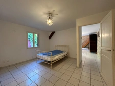 Propriété à vendre 10 pièces 400m2 habitable sur 3,5 hectares de terrain,  piscine et dépendances.