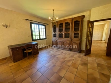 Maison à vendre 5 chambres dans parc avec tennis et piscine 