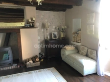 Maison en pierre avec 3 chambres et jardin clos