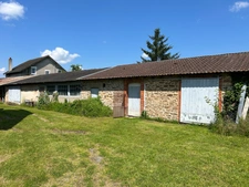 Maison de caractère de 193m2 avec 4 chambres garage et grandes dépendances.