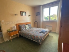 Maison sur sous-sol complet avec 3 chambres  sur jardin clos de 439 m2