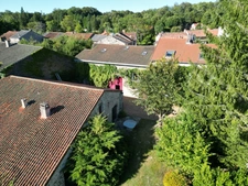 Propriété à vendre 10 pièces 400m2 habitable sur 3,5 hectares de terrain,  piscine et dépendances.