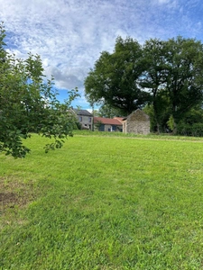 maison  de charme- granges attenantes et 3000 m2 de terrain