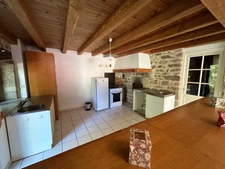 Propriété à vendre 10 pièces 400m2 habitable sur 3,5 hectares de terrain,  piscine et dépendances.