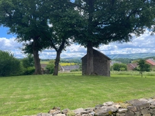 maison  de charme- granges attenantes et 3000 m2 de terrain
