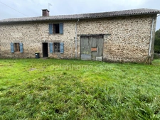 Corps de ferme à rénover avec 9511 m2 de terrain