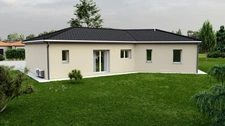 Maison de plain-pied de110m2 avec 3 chambres sur 1772m2 de terrain.