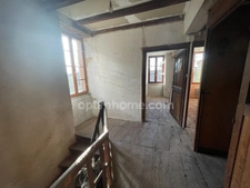 Maison à rénover avec grange et jardin à Châteauponsac