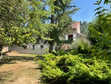 Belle propriété sur un parc d'un hectare. 