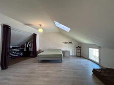 Maison de caractère de 193m2 avec 4 chambres garage et grandes dépendances.