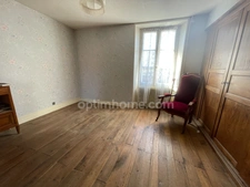 ensemble immobilier sur 1700m2 avec deux maisons, grange atelier jardin et puits 