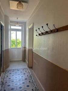 Maison bourgeoise de 8 pièces avec jardin, garage et dépendances