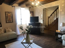 Maison en pierre avec 3 chambres et jardin clos