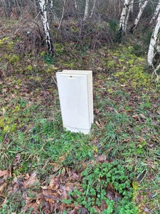 Bâtiment de 420m2 sur 2,9 hectares de terrain et bois.