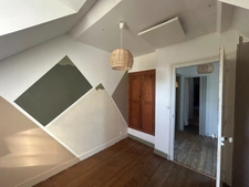 Maison bourgeoise de 8 pièces avec jardin, garage et dépendances