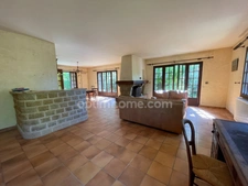 Maison à vendre 5 chambres dans parc avec tennis et piscine 