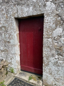 Maison en pierre avec 3 chambres et jardin clos