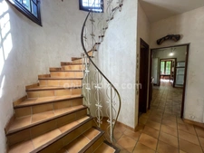 Maison à vendre 5 chambres dans parc avec tennis et piscine 