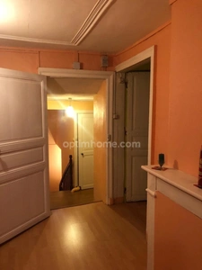Maison de bourg de 180m2 avec 6 chambres.