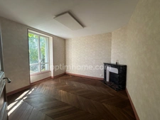 Maison bourgeoise de 8 pièces avec jardin, garage et dépendances