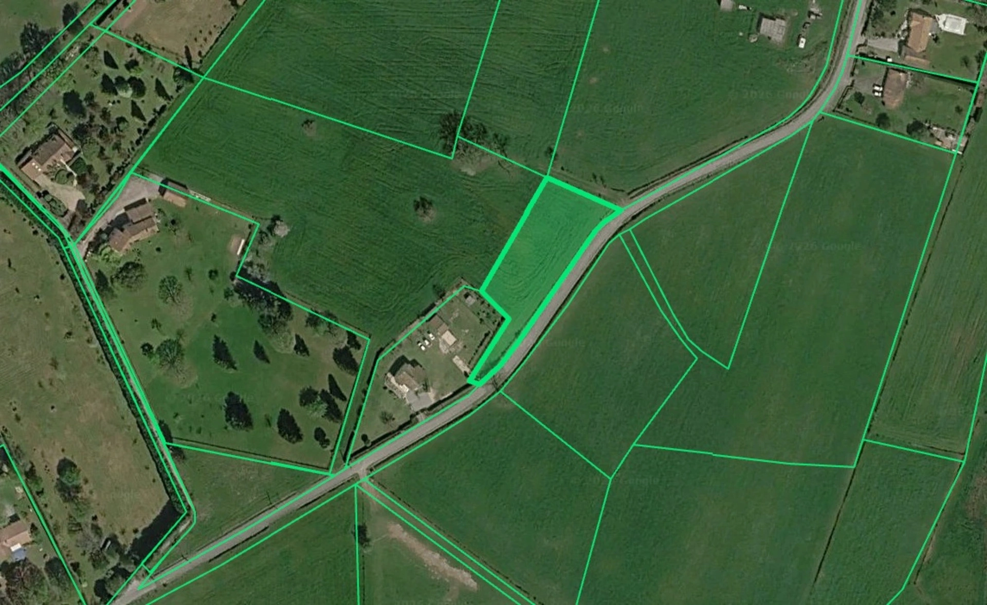 Terrain 2570 m² · à Saint-Pardoux-le-Lac · 36 500 €