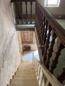 Maison en pierre à rénover avec grange et jardin
