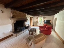 Propriété à vendre 10 pièces 400m2 habitable sur 3,5 hectares de terrain,  piscine et dépendances.