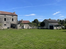 Maison, étang, dépendances, jardin  sur 8853 m2 de parcelle
