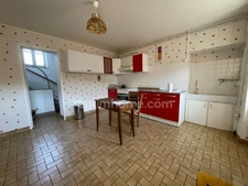 Maison 3 chambres, Grange, puits et terrain de 7430 m2 