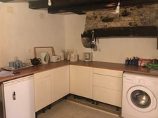 Maison en pierre avec 3 chambres et jardin clos