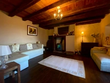 Maison en pierre avec 3 chambres et jardin clos