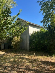 Maison bourgeoise de 8 pièces avec jardin, garage et dépendances