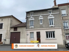 maison de 130 m2 avec cour et dépendances