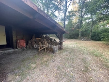 un chalet au bord de l'eau 