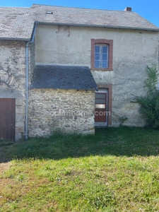 ensemble immobilier sur 1700m2 avec deux maisons, grange atelier jardin et puits 